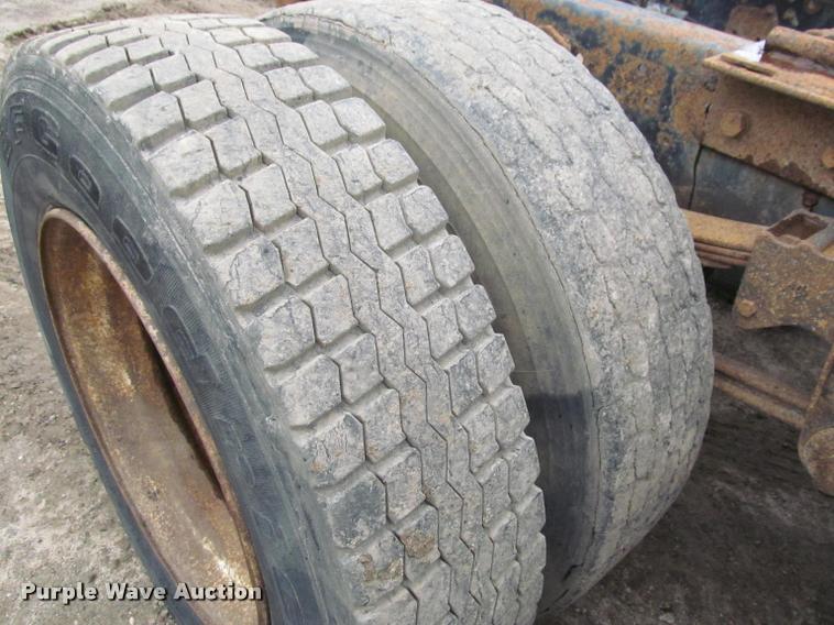 image for item DA1009 1993 Mack CH613 semi truck