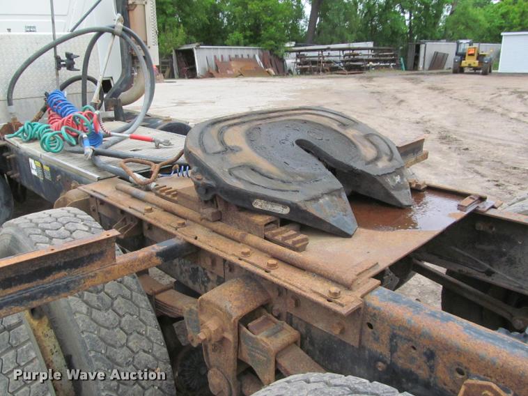 image for item DA1009 1993 Mack CH613 semi truck