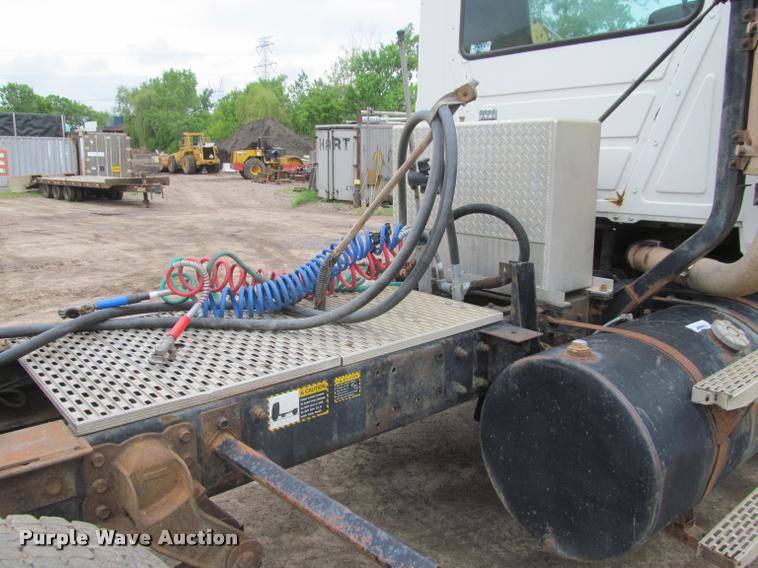 image for item DA1009 1993 Mack CH613 semi truck