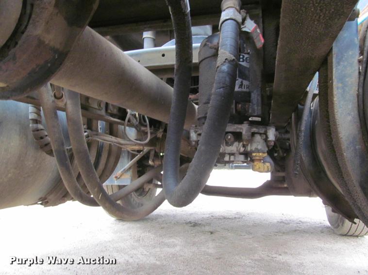 image for item DA1009 1993 Mack CH613 semi truck