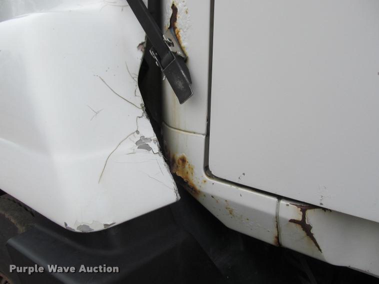 image for item DA1009 1993 Mack CH613 semi truck