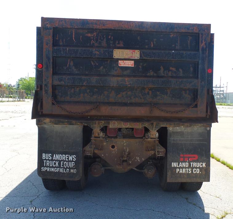 image for item DA2688 1988 International F8300 dump truck
