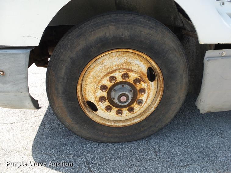 image for item DA2688 1988 International F8300 dump truck