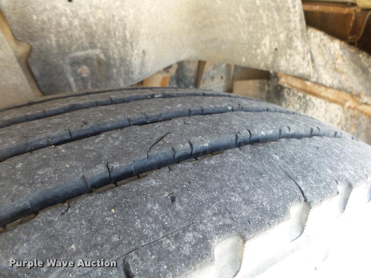 image for item DA2688 1988 International F8300 dump truck