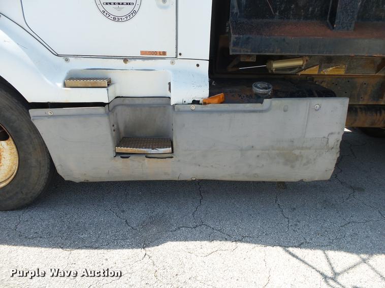 image for item DA2688 1988 International F8300 dump truck