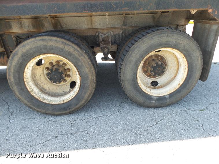 image for item DA2688 1988 International F8300 dump truck