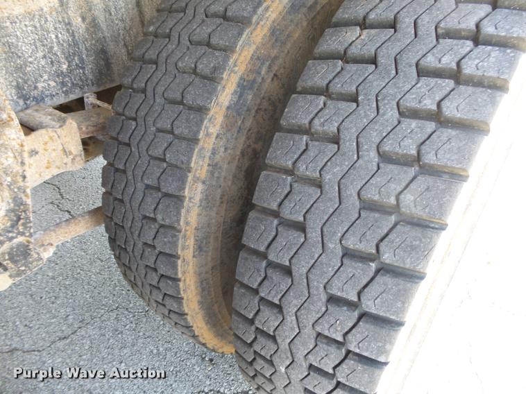 image for item DA2688 1988 International F8300 dump truck