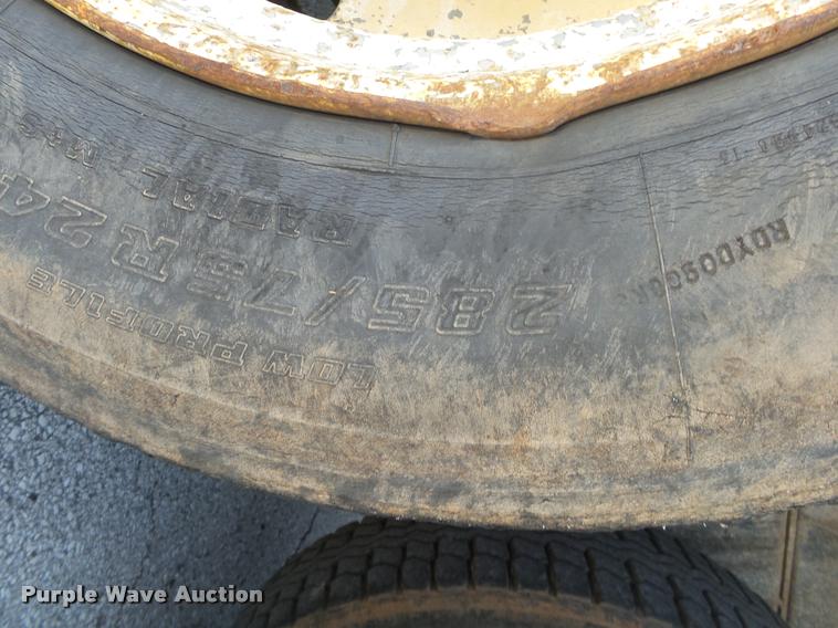 image for item DA2688 1988 International F8300 dump truck