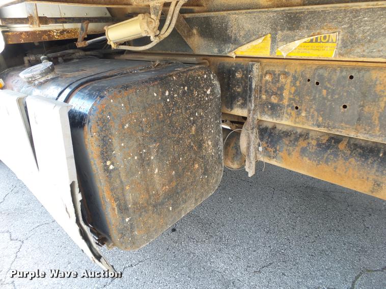 image for item DA2688 1988 International F8300 dump truck