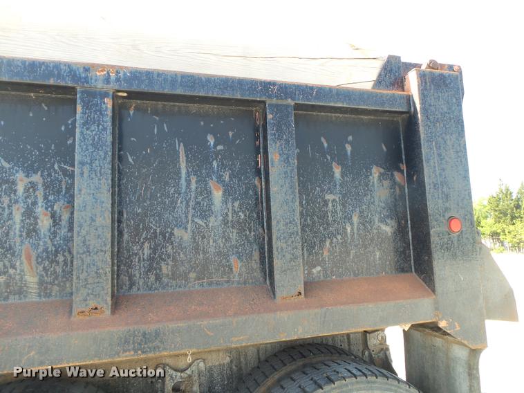 image for item DA2688 1988 International F8300 dump truck