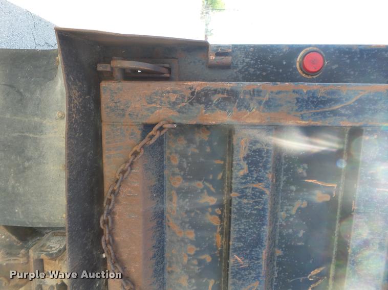 image for item DA2688 1988 International F8300 dump truck