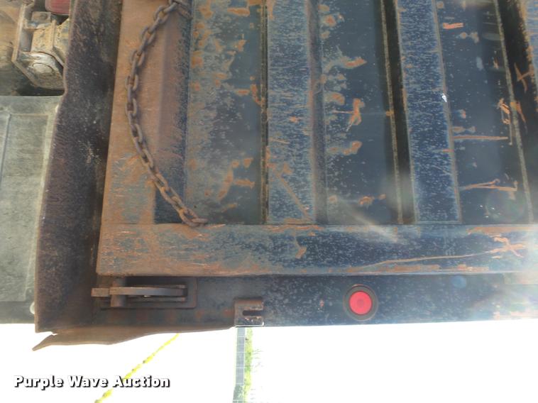 image for item DA2688 1988 International F8300 dump truck