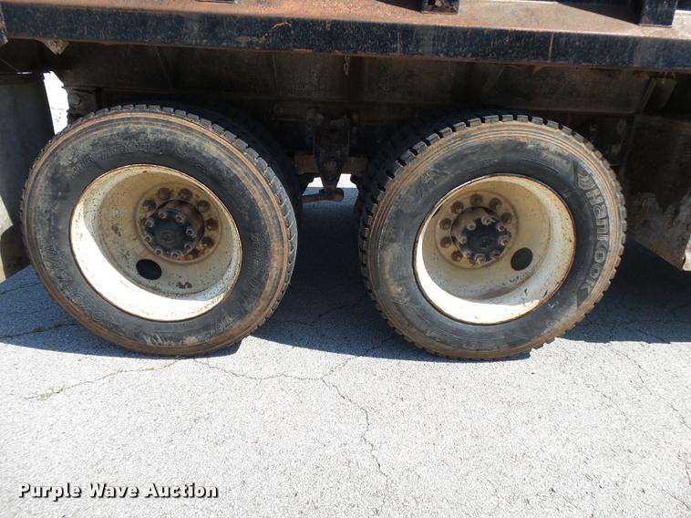 image for item DA2688 1988 International F8300 dump truck