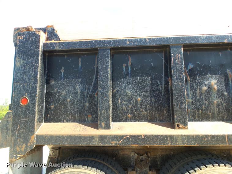 image for item DA2688 1988 International F8300 dump truck