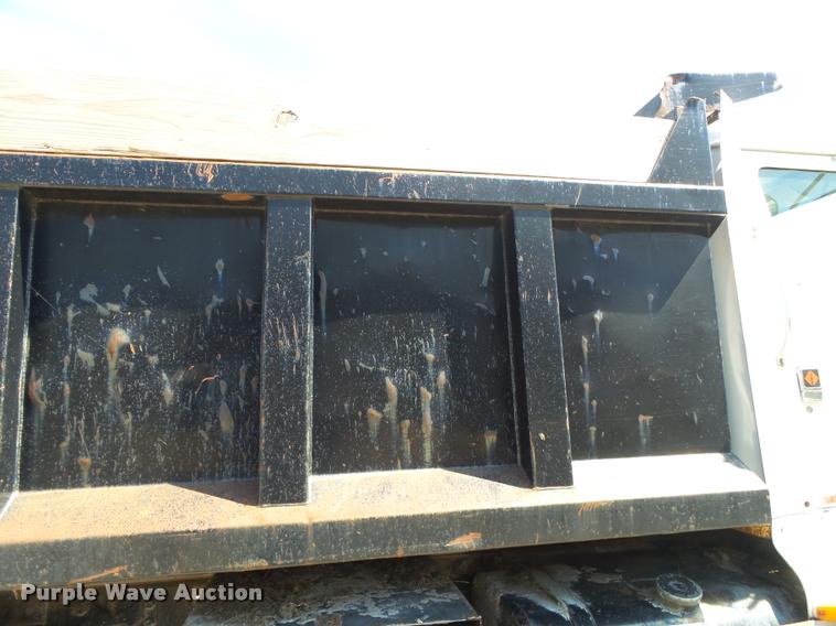 image for item DA2688 1988 International F8300 dump truck