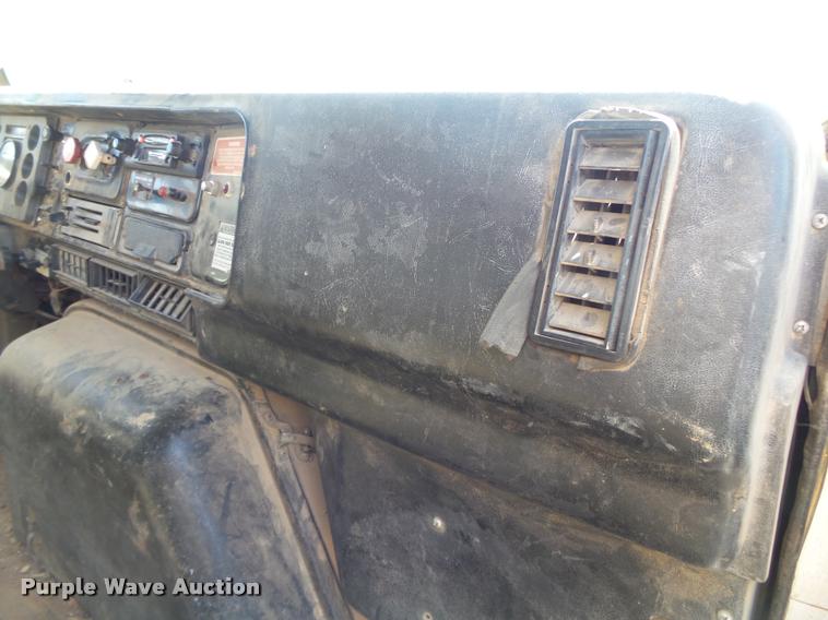 image for item DA2688 1988 International F8300 dump truck