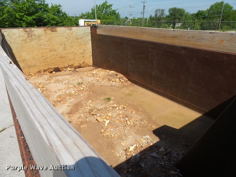 image for item DA2688 1988 International F8300 dump truck