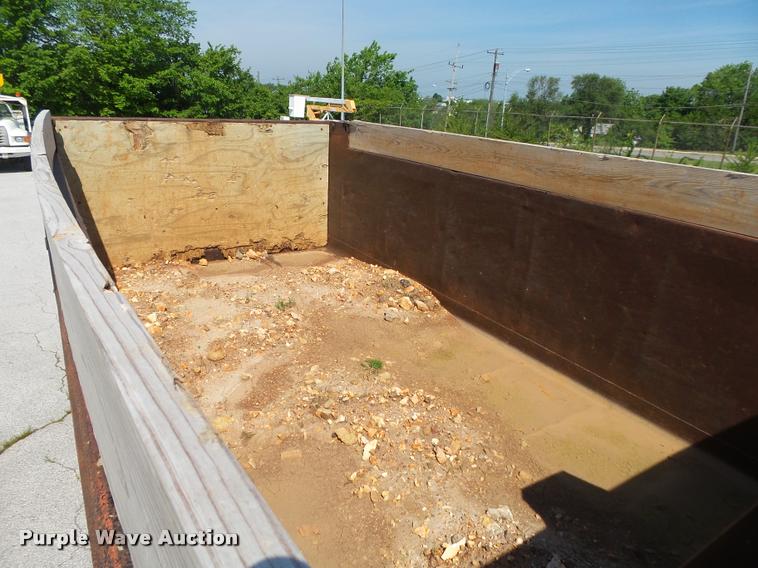 image for item DA2688 1988 International F8300 dump truck