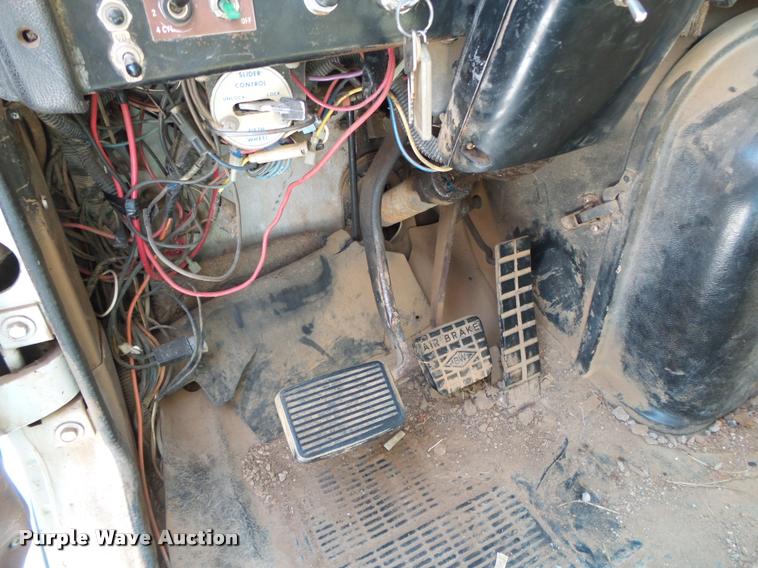 image for item DA2688 1988 International F8300 dump truck