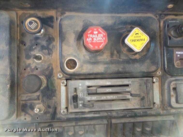 image for item DA2688 1988 International F8300 dump truck