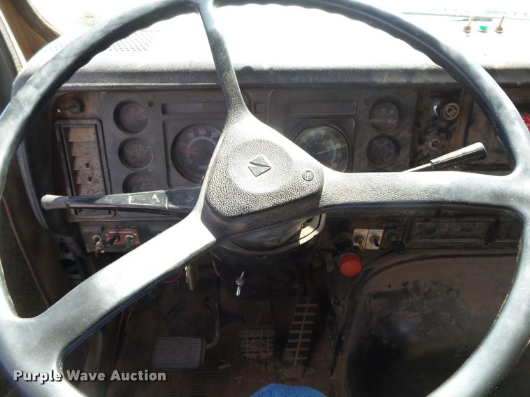 image for item DA2688 1988 International F8300 dump truck