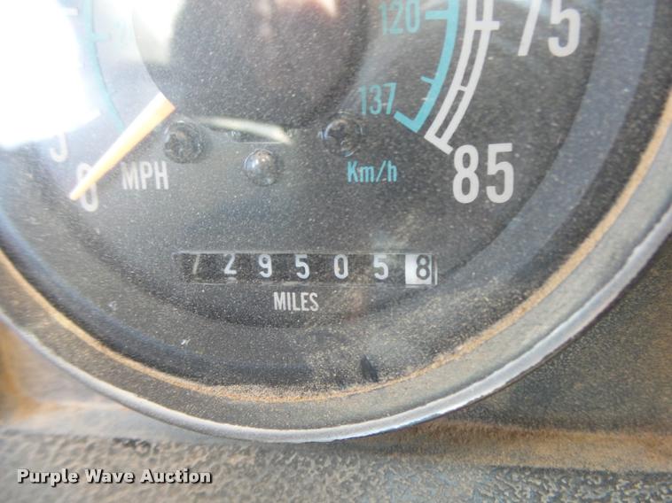 image for item DA2688 1988 International F8300 dump truck