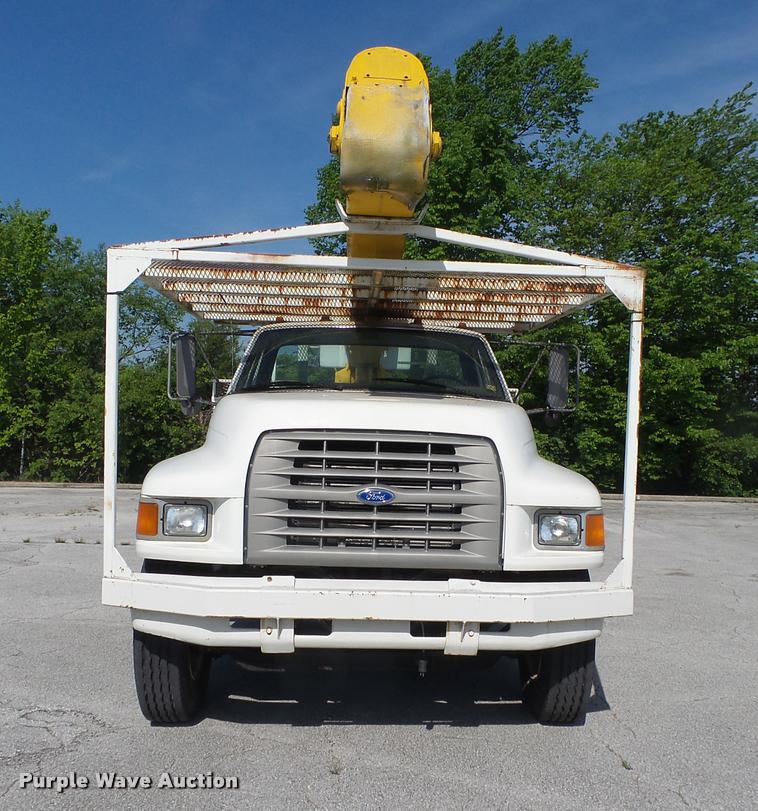 image for item DA2690 1995 Ford F800 Super Duty bucket truck