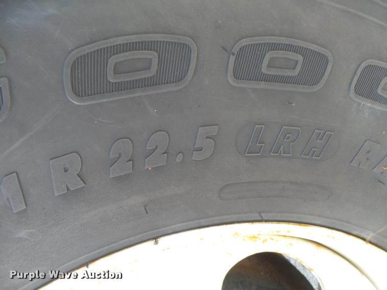 image for item DA2690 1995 Ford F800 Super Duty bucket truck