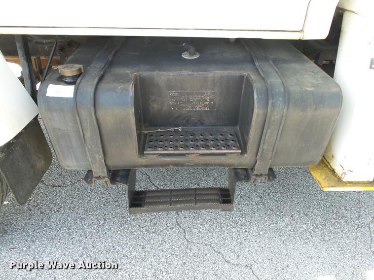 image for item DA2690 1995 Ford F800 Super Duty bucket truck