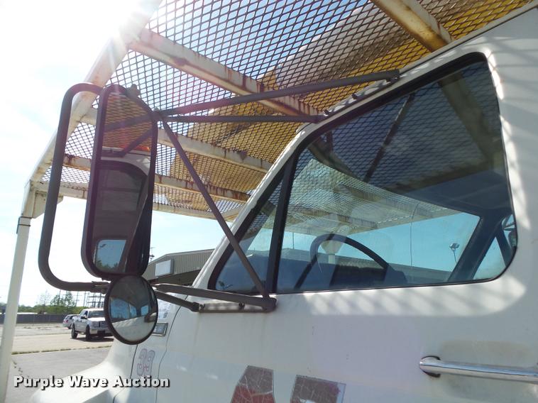 image for item DA2690 1995 Ford F800 Super Duty bucket truck