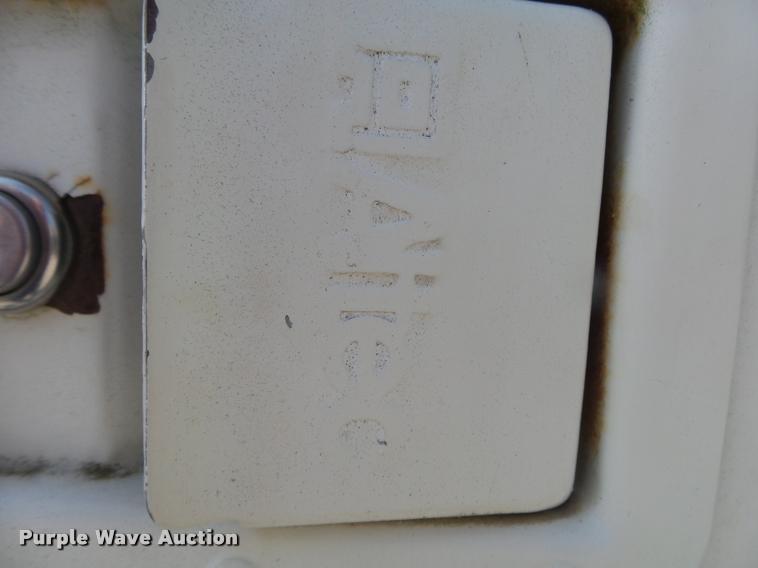 image for item DA2690 1995 Ford F800 Super Duty bucket truck