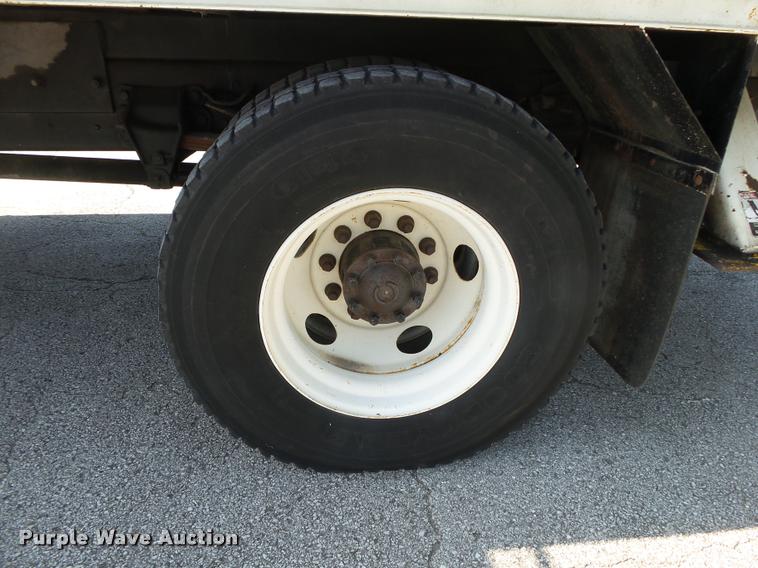 image for item DA2690 1995 Ford F800 Super Duty bucket truck