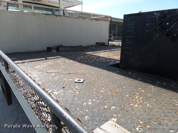 image for item DA2690 1995 Ford F800 Super Duty bucket truck