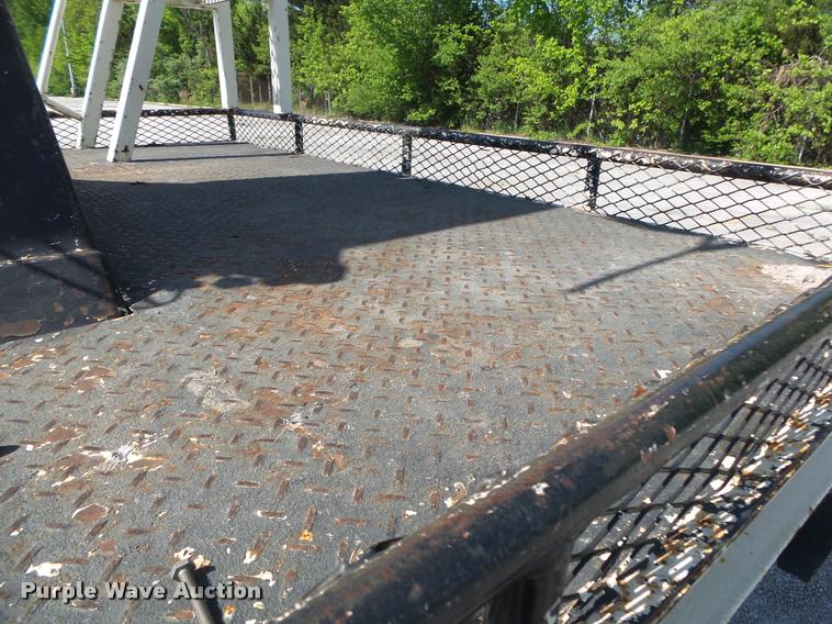 image for item DA2690 1995 Ford F800 Super Duty bucket truck