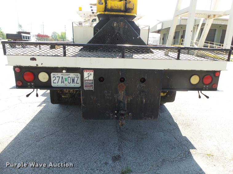 image for item DA2690 1995 Ford F800 Super Duty bucket truck