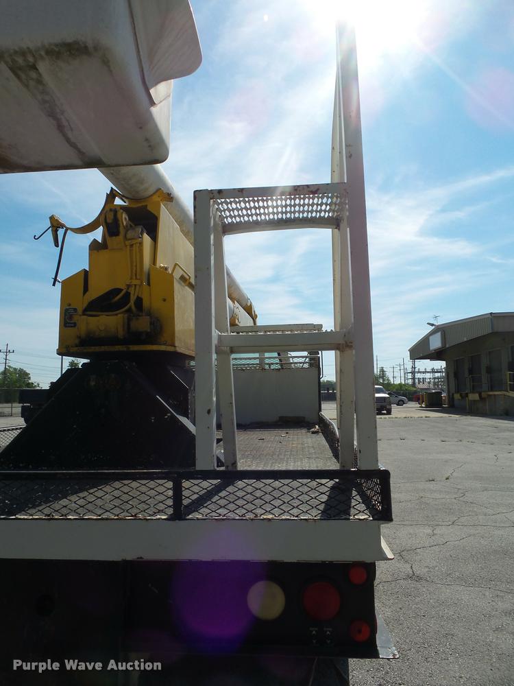 image for item DA2690 1995 Ford F800 Super Duty bucket truck