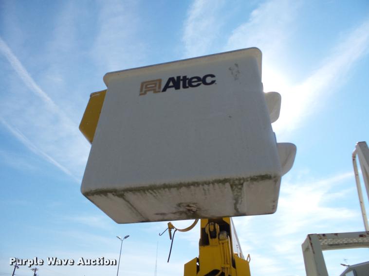 image for item DA2690 1995 Ford F800 Super Duty bucket truck