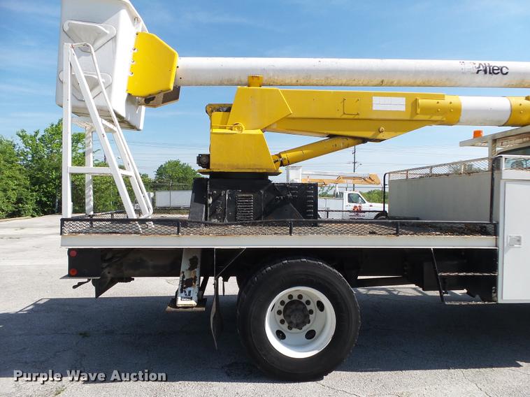 image for item DA2690 1995 Ford F800 Super Duty bucket truck