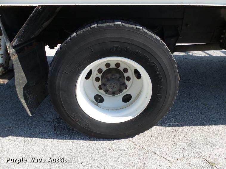 image for item DA2690 1995 Ford F800 Super Duty bucket truck