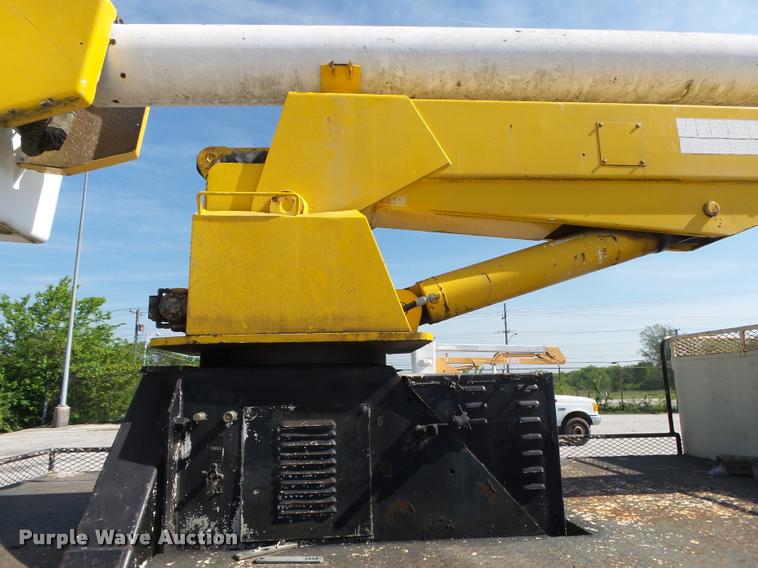 image for item DA2690 1995 Ford F800 Super Duty bucket truck