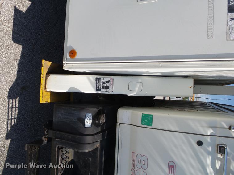 image for item DA2690 1995 Ford F800 Super Duty bucket truck