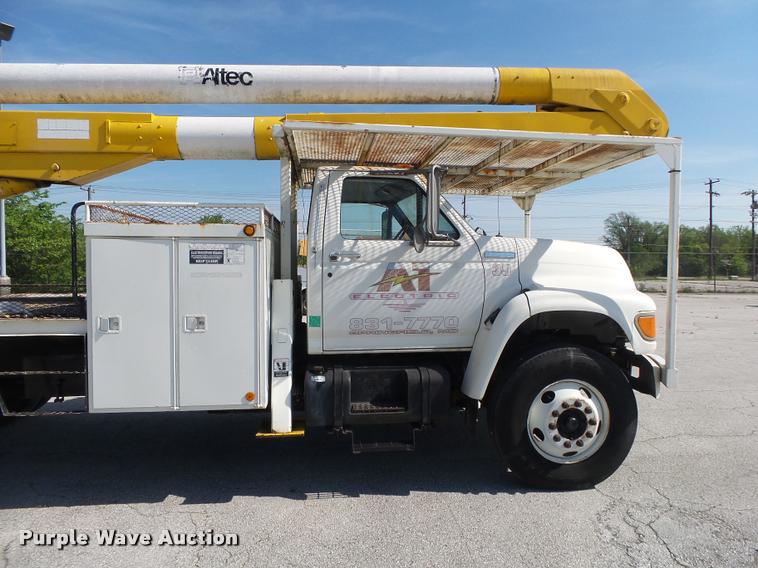 image for item DA2690 1995 Ford F800 Super Duty bucket truck