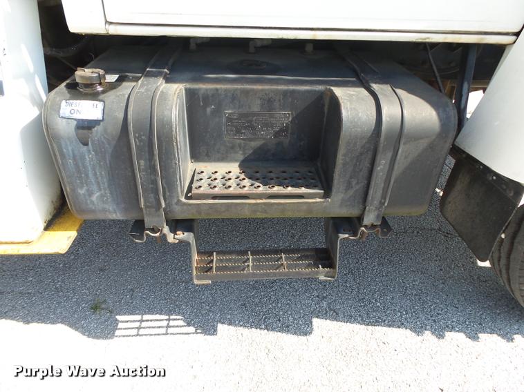 image for item DA2690 1995 Ford F800 Super Duty bucket truck