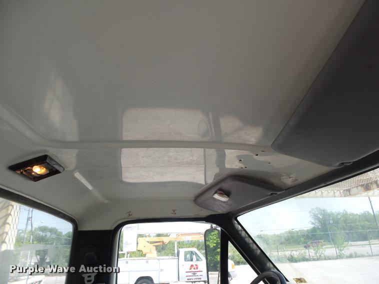 image for item DA2690 1995 Ford F800 Super Duty bucket truck