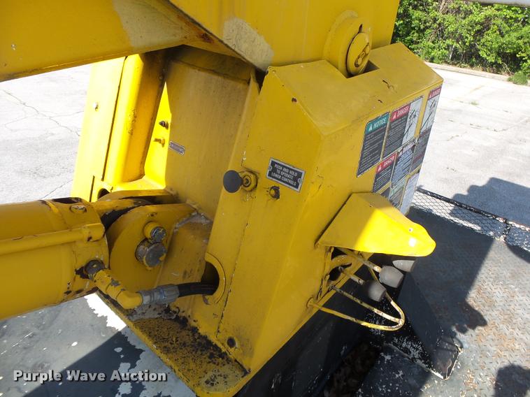 image for item DA2690 1995 Ford F800 Super Duty bucket truck