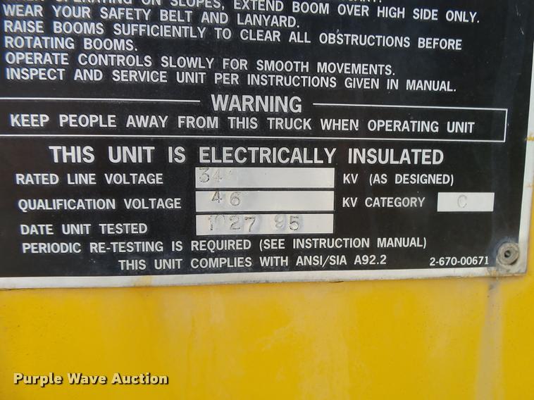 image for item DA2690 1995 Ford F800 Super Duty bucket truck