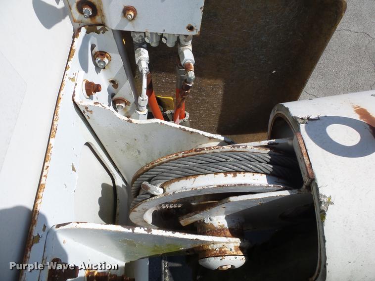 image for item DA2690 1995 Ford F800 Super Duty bucket truck