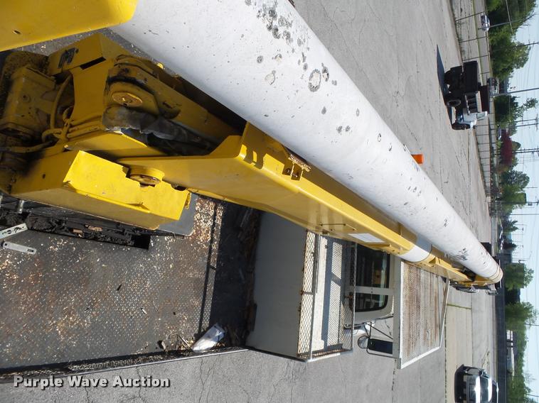 image for item DA2690 1995 Ford F800 Super Duty bucket truck