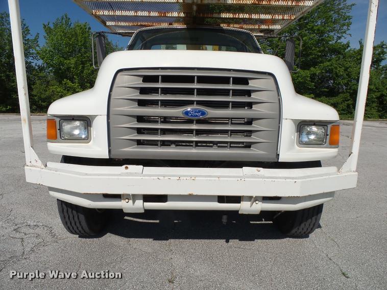 image for item DA2690 1995 Ford F800 Super Duty bucket truck