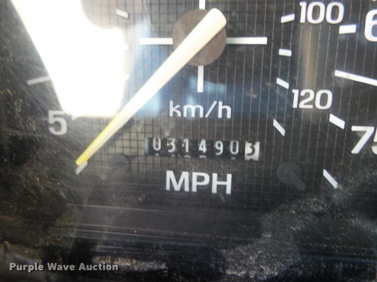 image for item DA2690 1995 Ford F800 Super Duty bucket truck